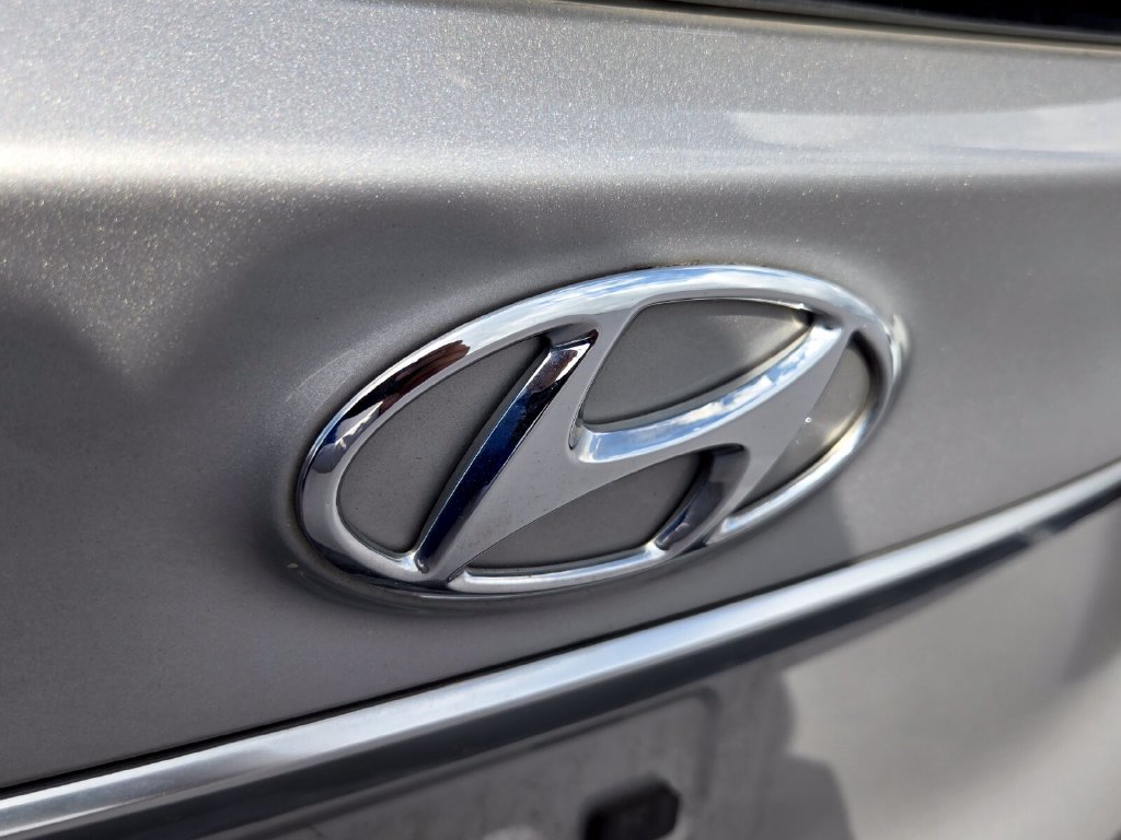 Used 2020 Hyundai Santa Fe SEL FWD image 10