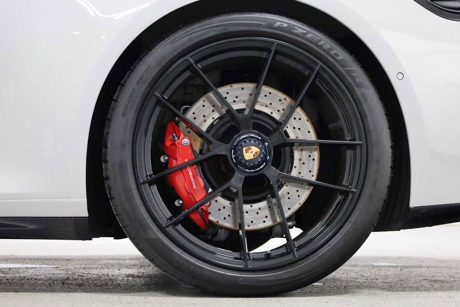 Used 2025 Porsche 911 Carrera 4 GTS AWD/4WD image 38