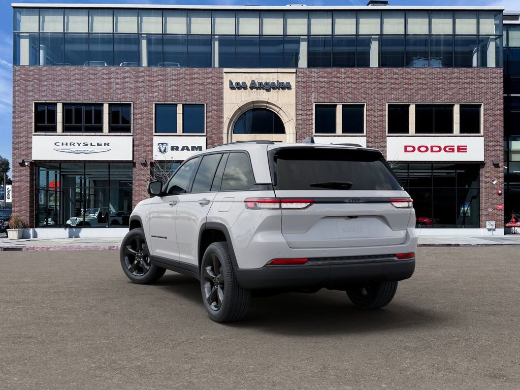 New 2025 Jeep Grand Cherokee Altitude image 3