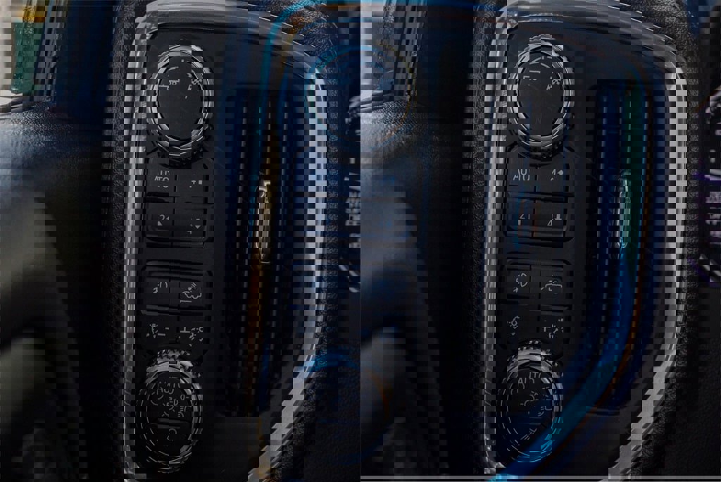 Used 2019 GMC Sierra 1500 SLT w/ SLT Premium Package image 16