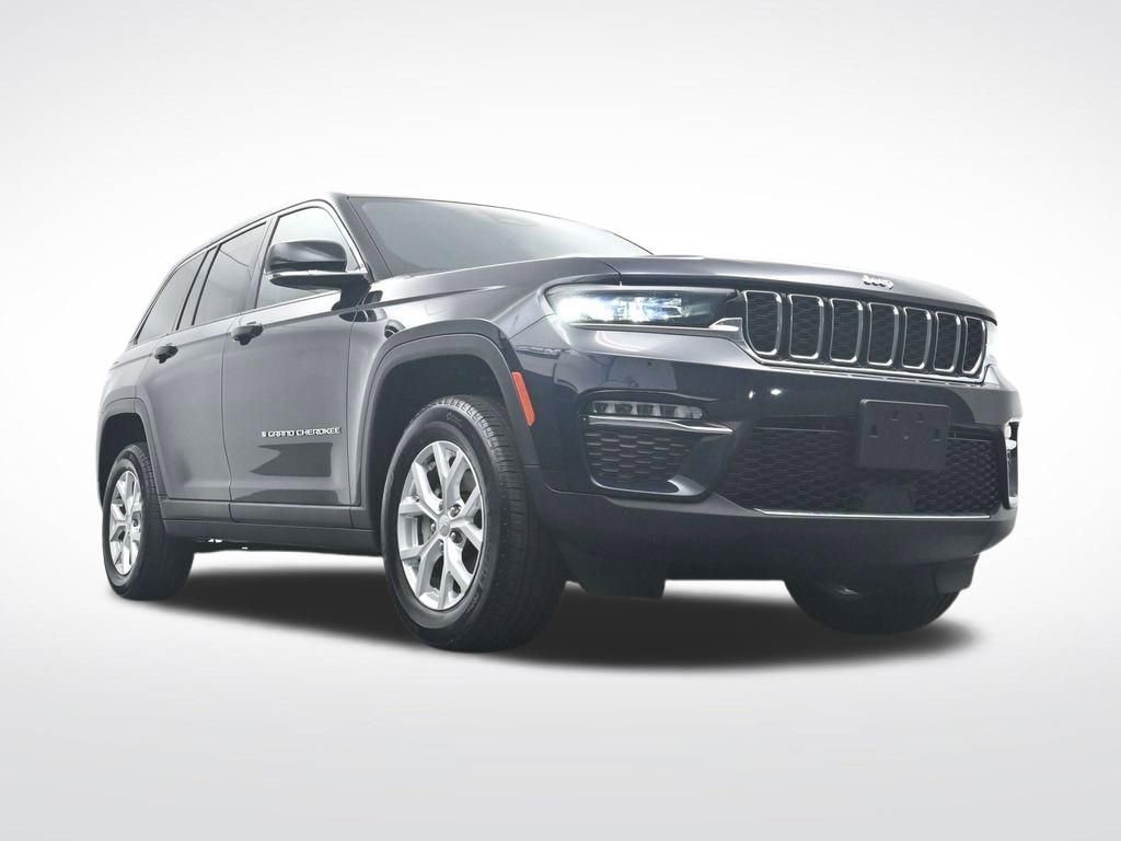 Used 2023 Jeep Grand Cherokee Limited AWD/4WD image 33