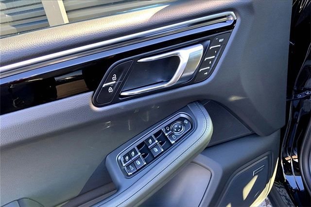 Certified 2026 Porsche Macan AWD/4WD image 26