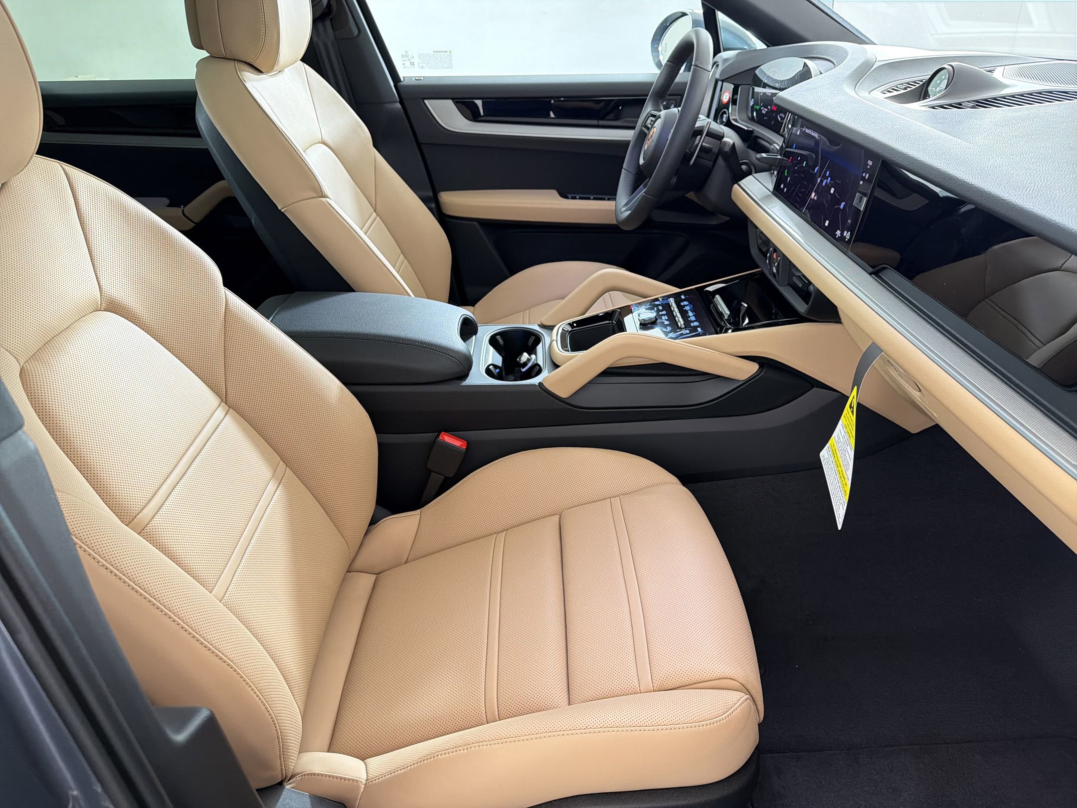 New 2026 Porsche Cayenne Coupe image 34