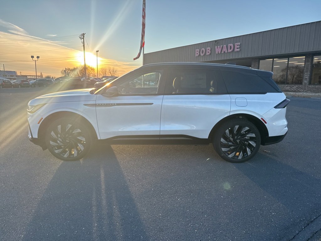 New 2026 Lincoln Nautilus Reserve w/ Jet Appearance Package image 2