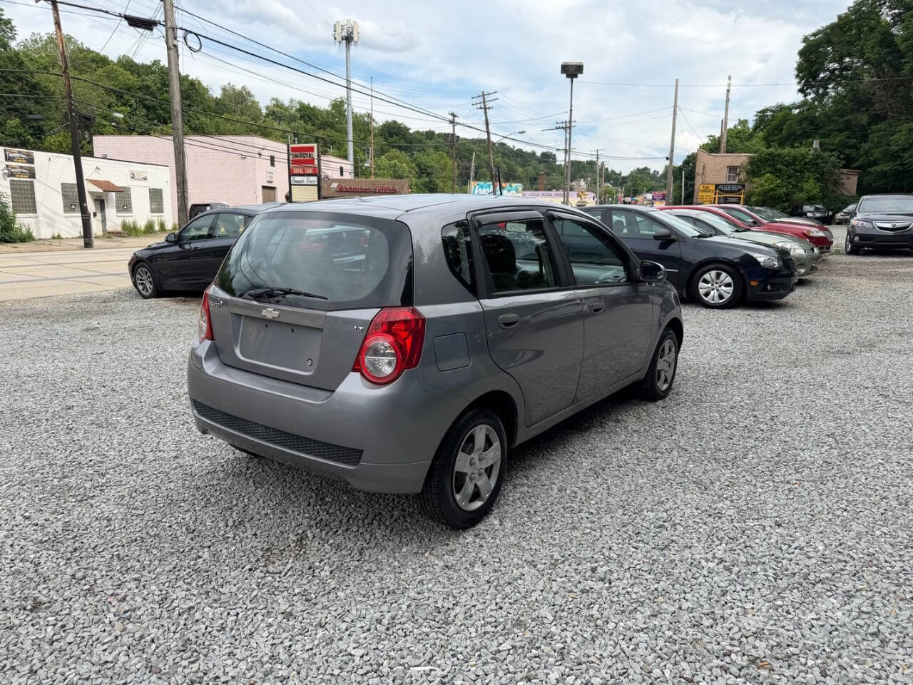 Used 2010 Chevrolet Aveo5 LT w/ Power and Convenience Package FWD image 13