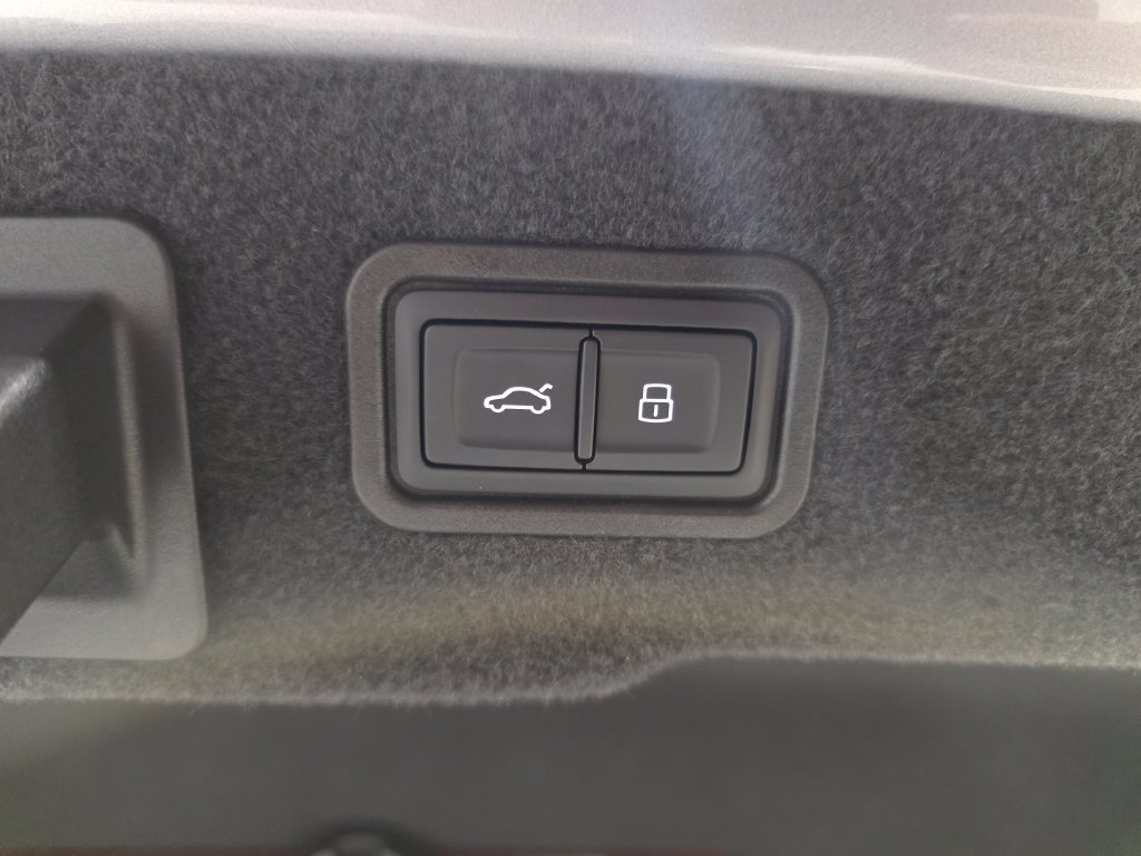 New 2027 Audi A8 L 3.0T AWD/4WD image 10