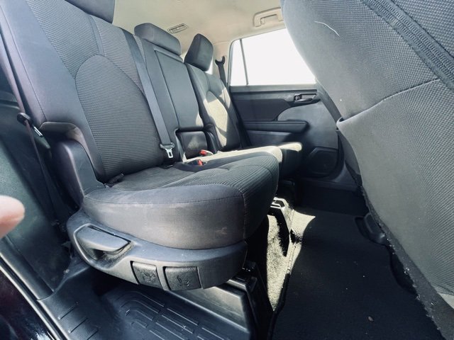 Used 2022 Toyota Highlander L image 27