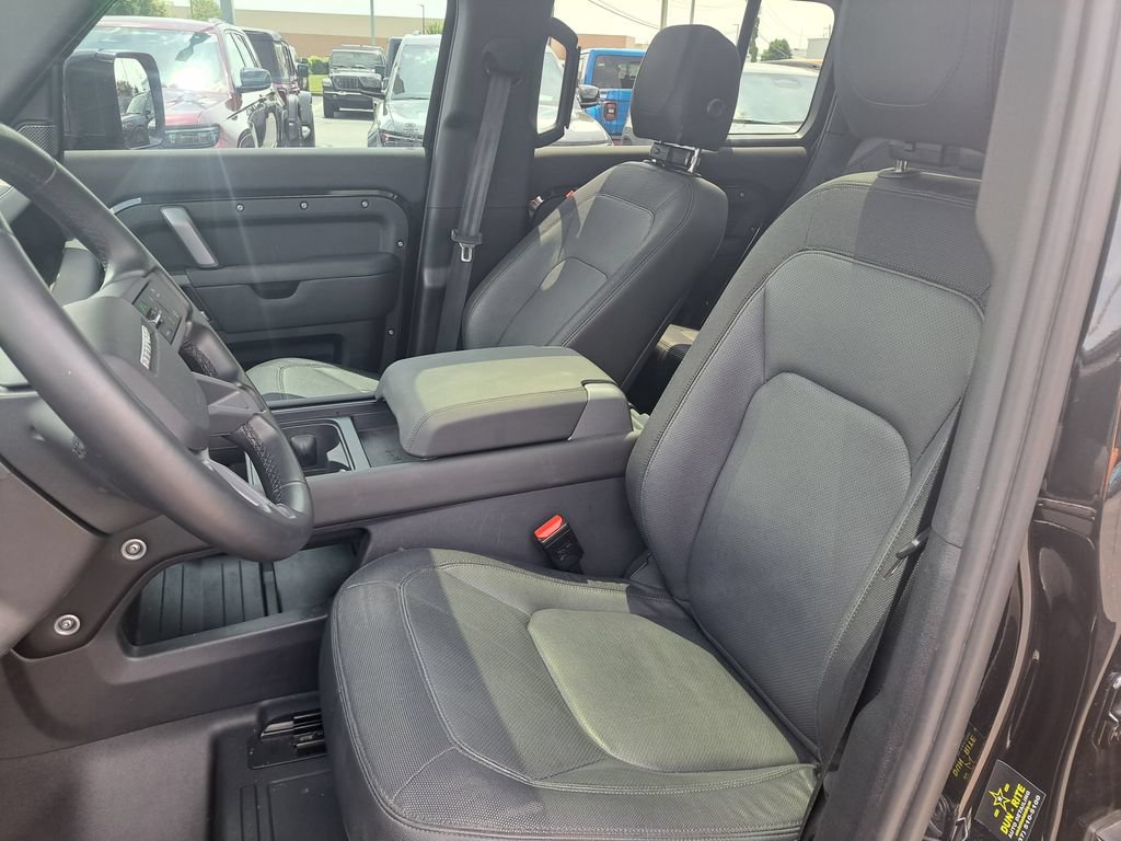 Used 2024 Land Rover Defender 110 X-Dynamic SE AWD/4WD image 25