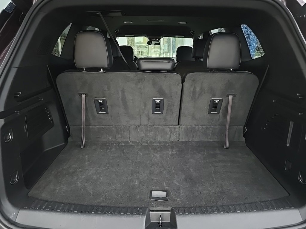 Used 2024 GMC Acadia Elevation image 28