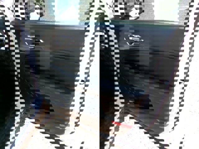 Used 2025 Kia Sportage SX image 19