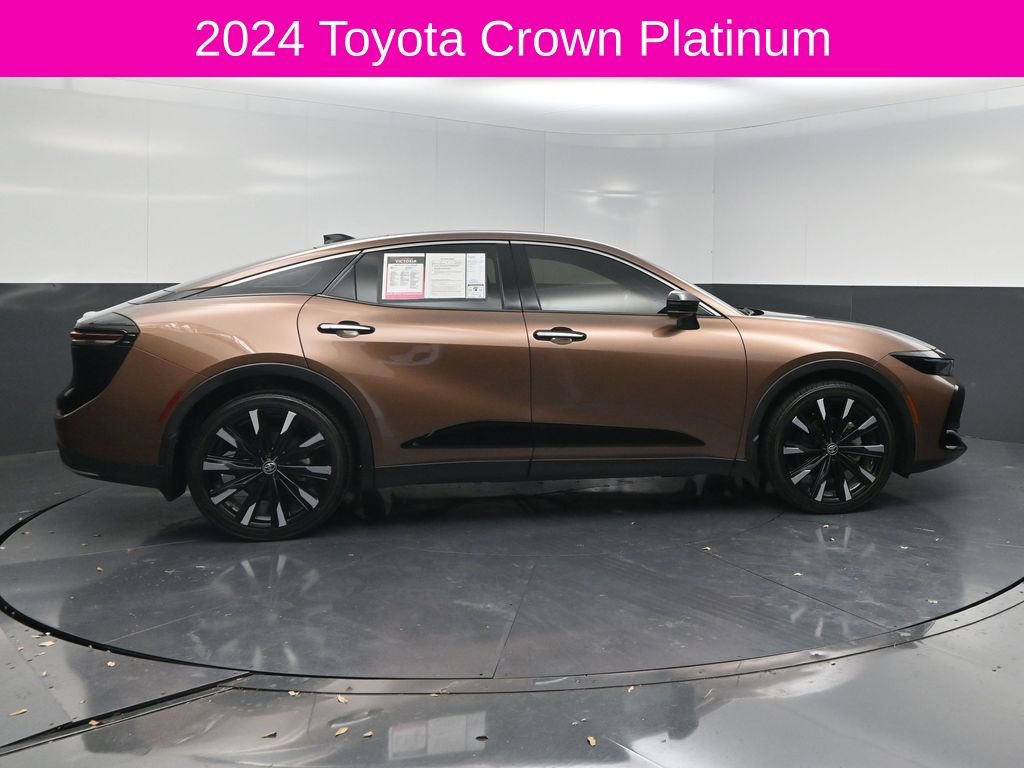 Used 2024 Toyota Crown Platinum image 4