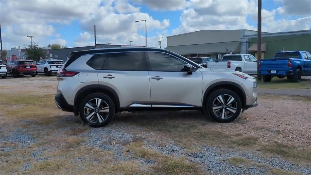 Used 2021 Nissan Rogue Platinum image 9