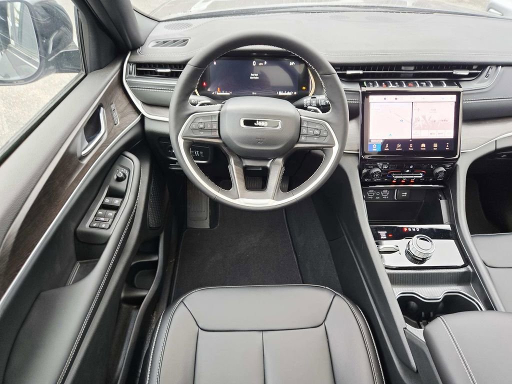 New 2025 Jeep Grand Cherokee L Limited AWD/4WD image 11