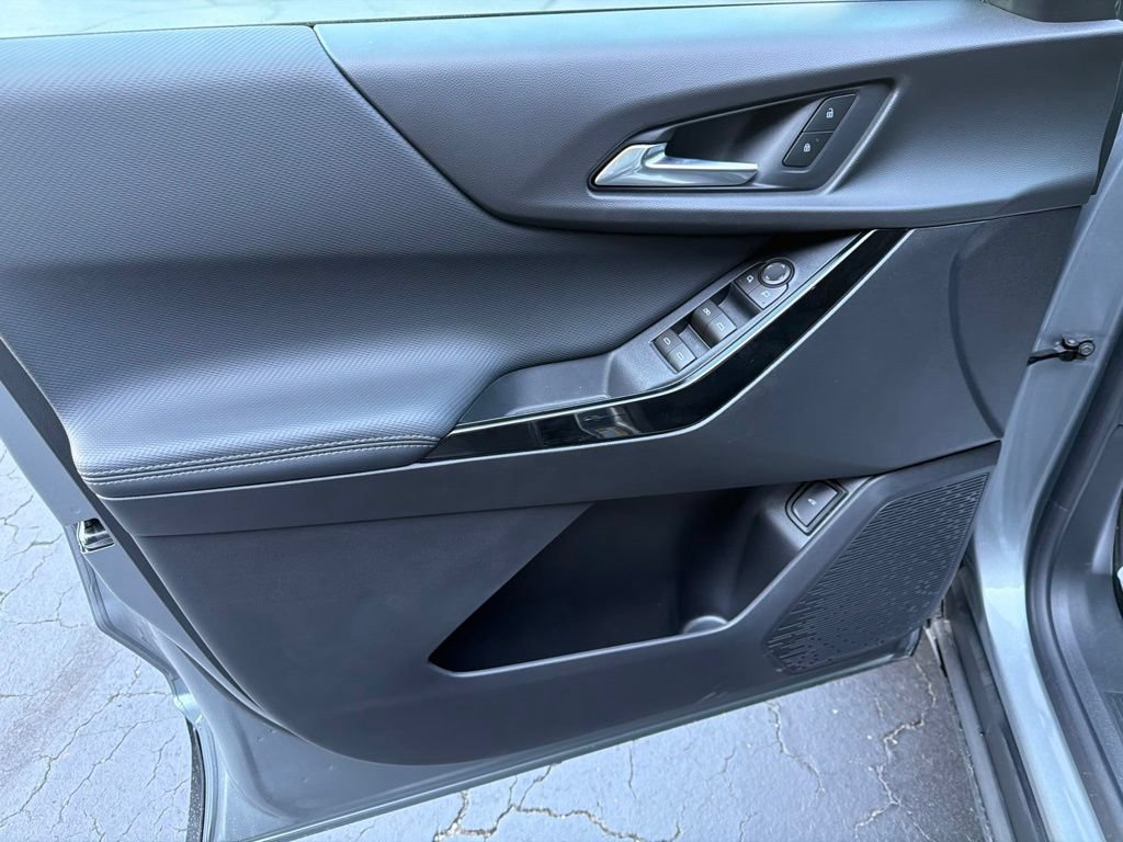 New 2026 Chevrolet Equinox LT w/ Convenience Package II FWD image 7