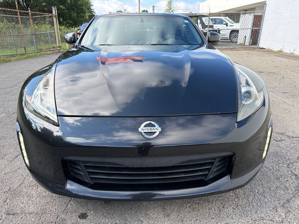 Used 2020 Nissan 370Z Coupe RWD image 7