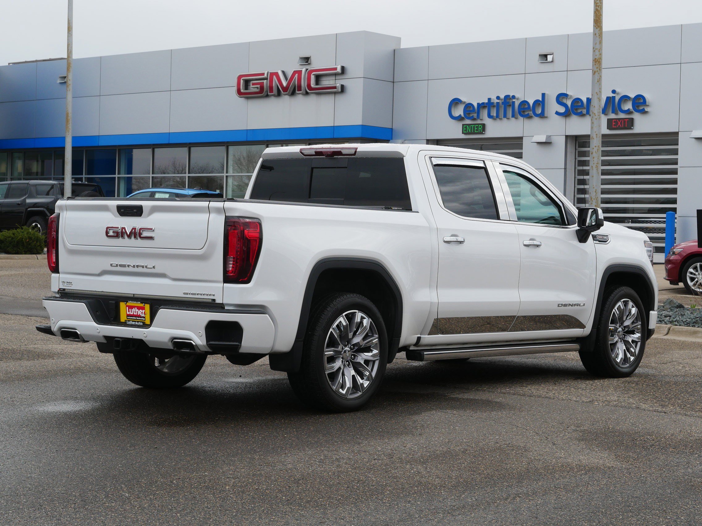 Used 2024 GMC Sierra 1500 Denali AWD/4WD image 7