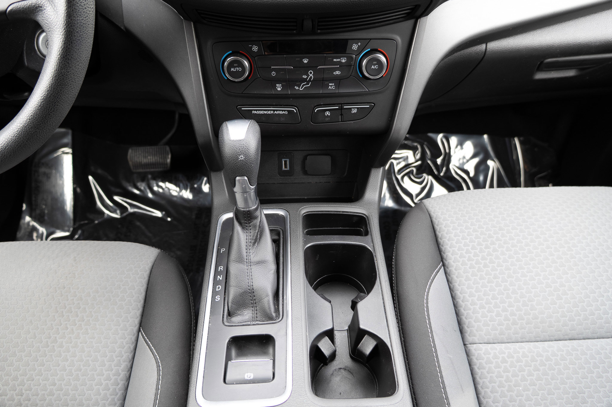 Used 2017 Ford Escape SE w/ Equipment Group 201A image 47