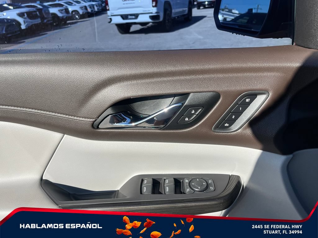 Used 2021 GMC Acadia SLT w/ Technology Package FWD image 23
