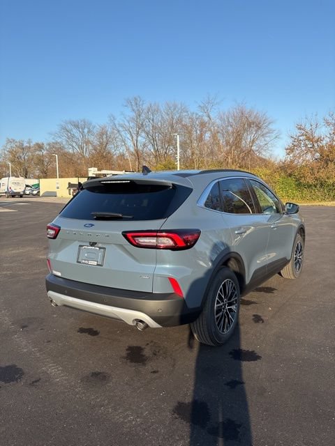 New 2026 Ford Escape SE FWD image 6