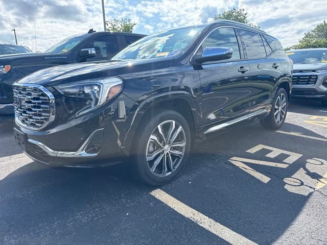 Used 2020 GMC Terrain Denali w/ Denali Premium Package AWD/4WD image 1