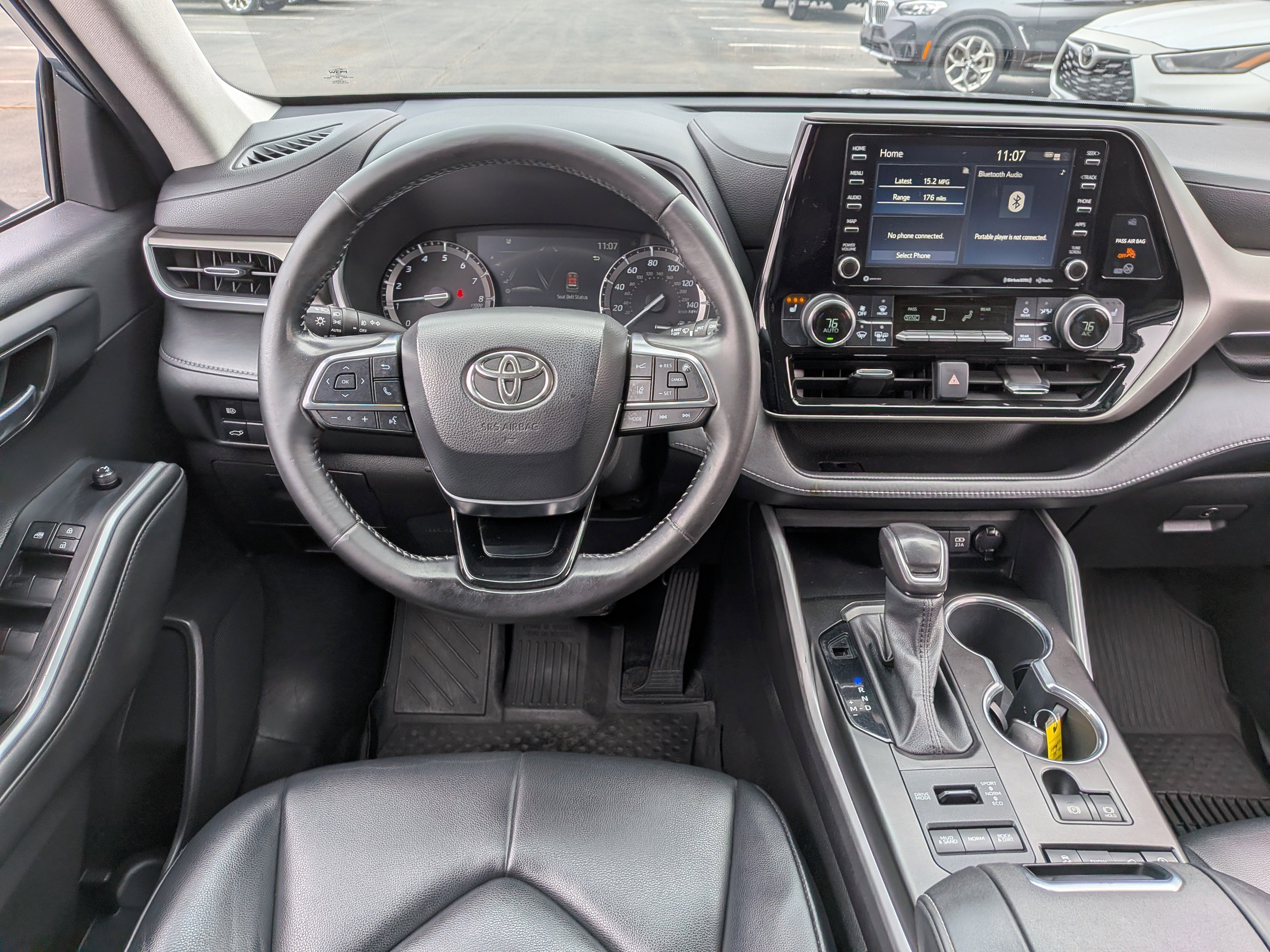 Used 2021 Toyota Highlander XLE image 29