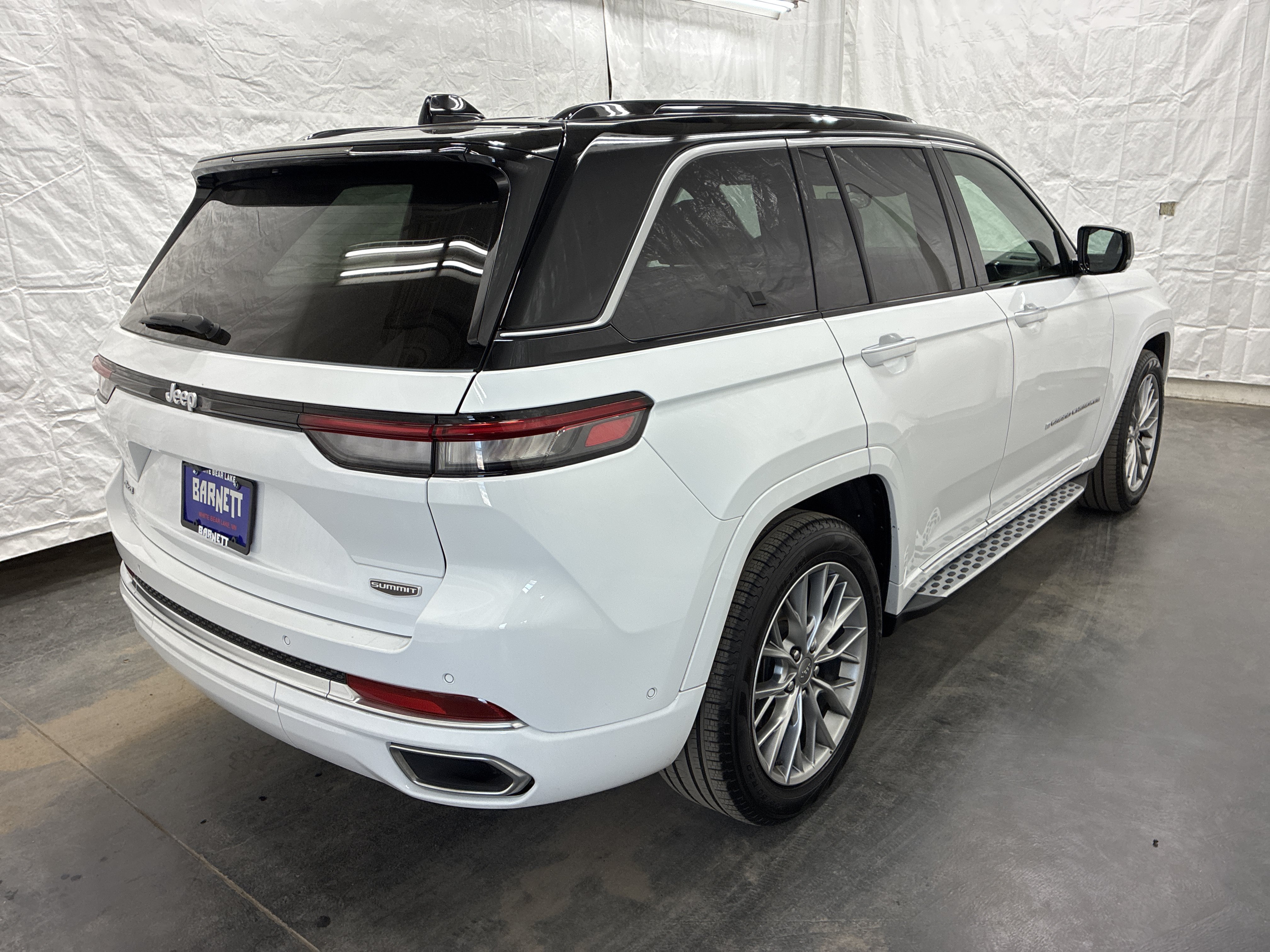 Certified 2025 Jeep Grand Cherokee Summit AWD/4WD image 5