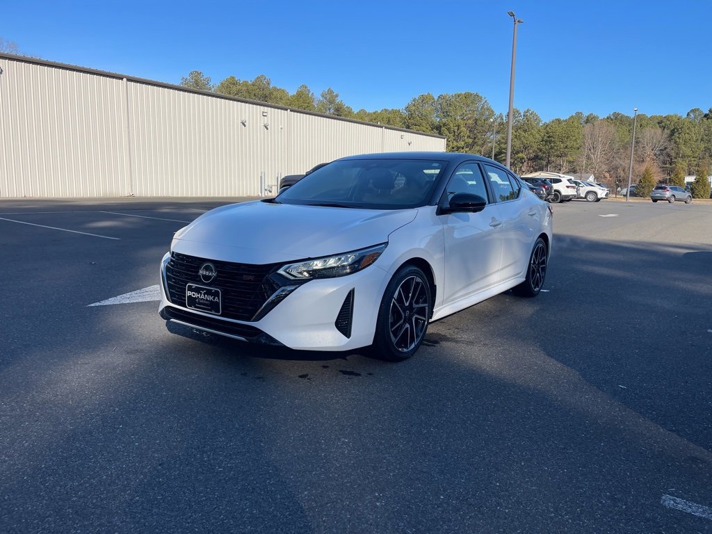 Used 2024 Nissan Sentra SR w/ SR Premium Package image 2