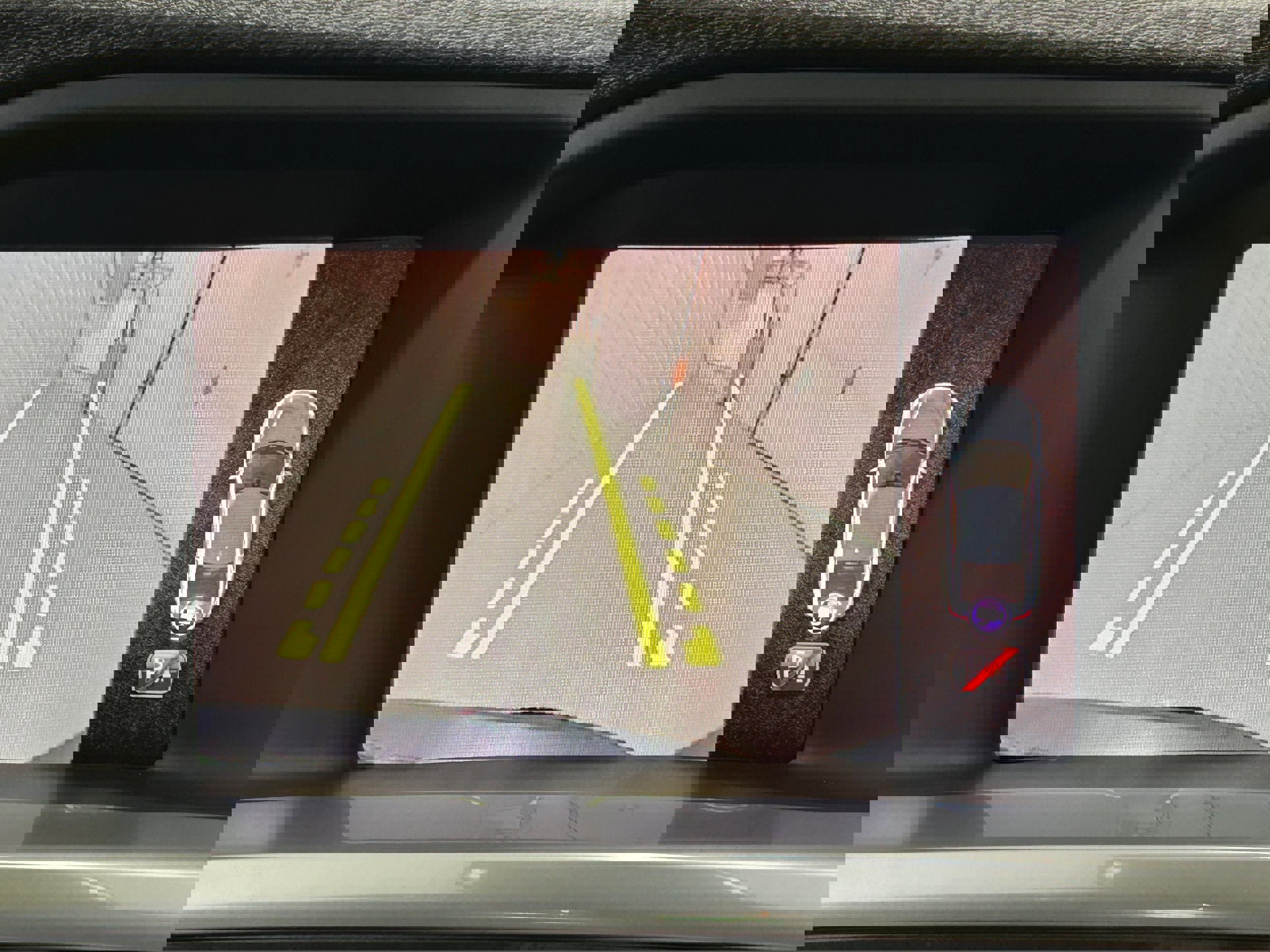 Used 2018 Volvo S60 T5 Dynamic w/ Vision Package image 9