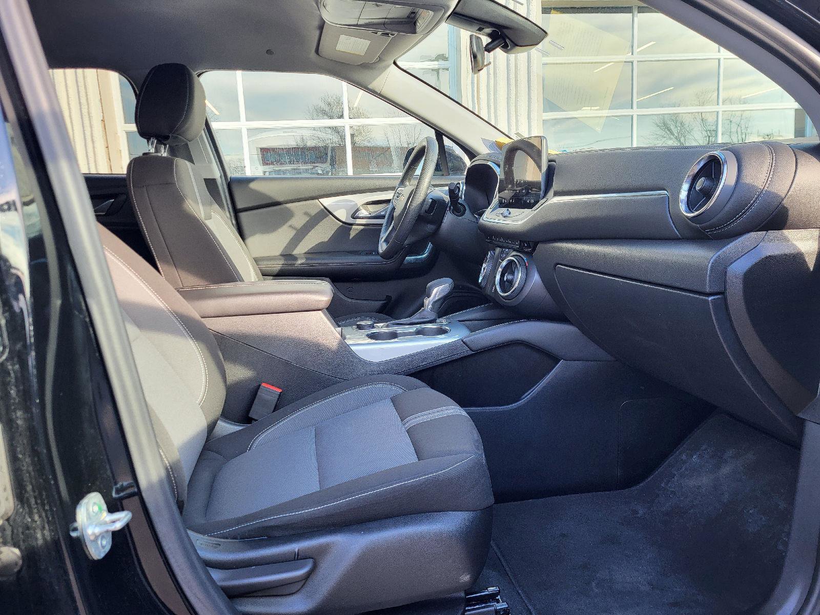 Used 2025 Chevrolet Blazer LT image 12