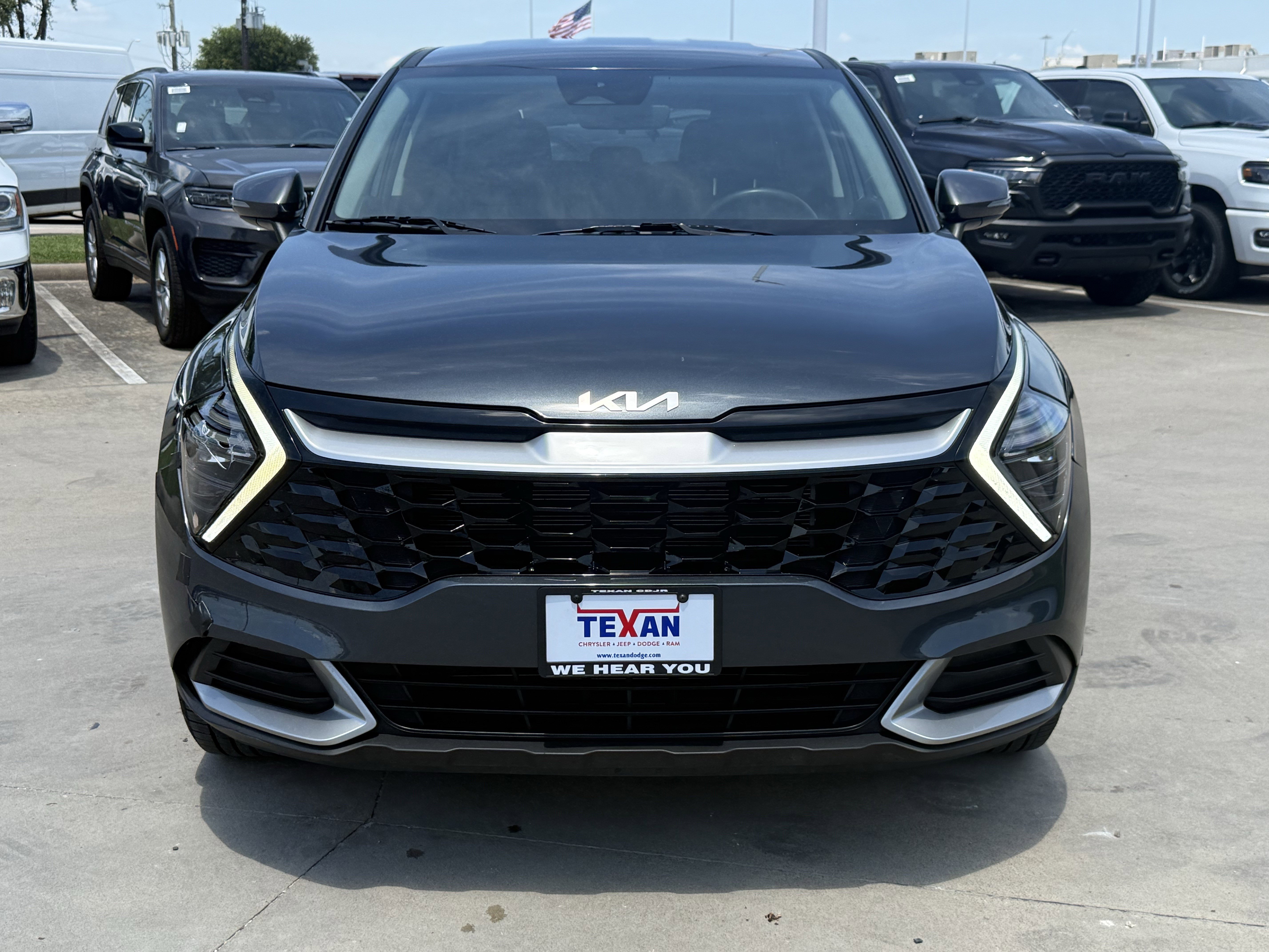 Used 2025 Kia Sportage EX FWD image 10