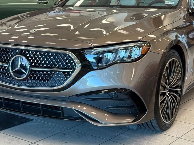 New 2026 Mercedes-Benz E 350 4MATIC Sedan image 2