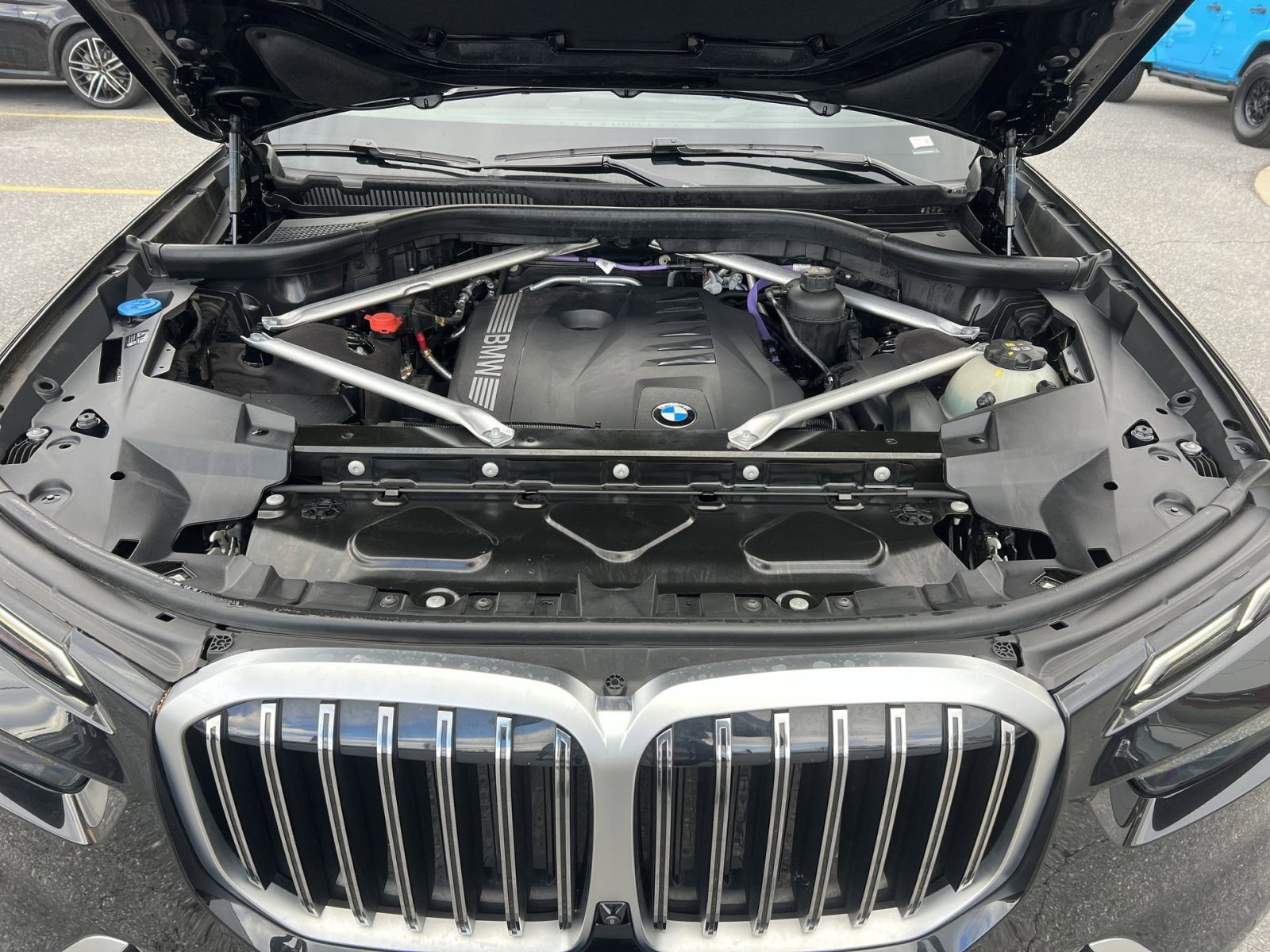 Used 2024 BMW X7 xDrive40i w/ Executive Package image 29