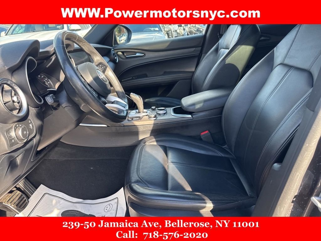 Used 2023 Alfa Romeo Stelvio Ti image 31