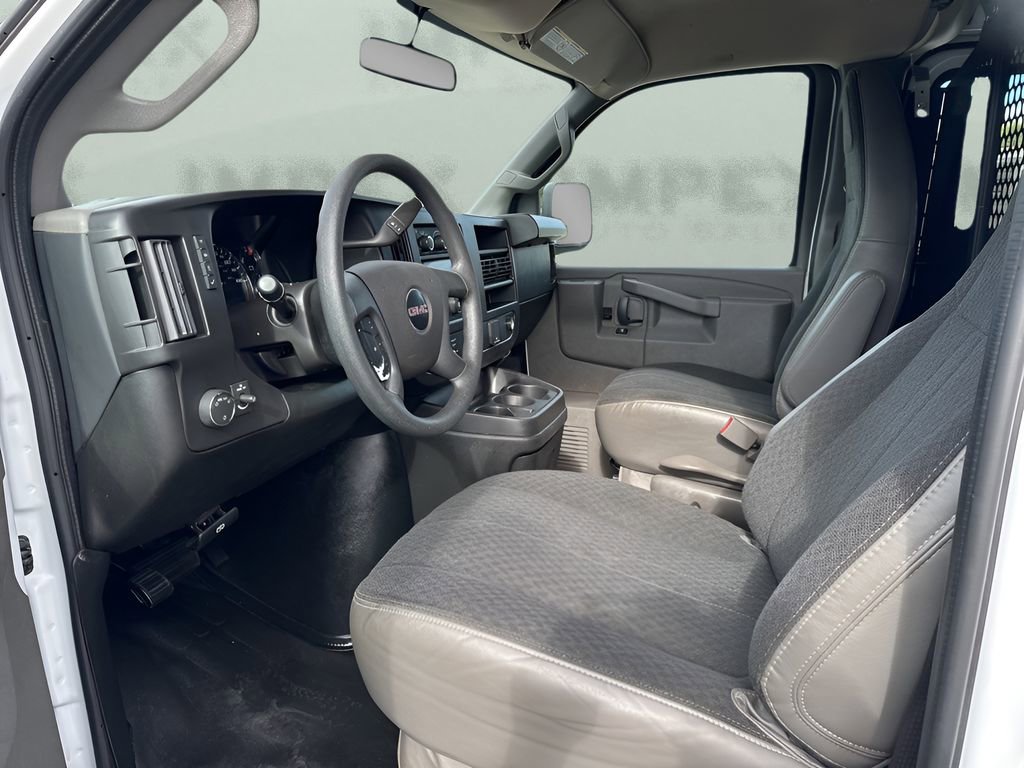 Used 2023 GMC Savana 2500 w/ Driver Convenience Package image 9