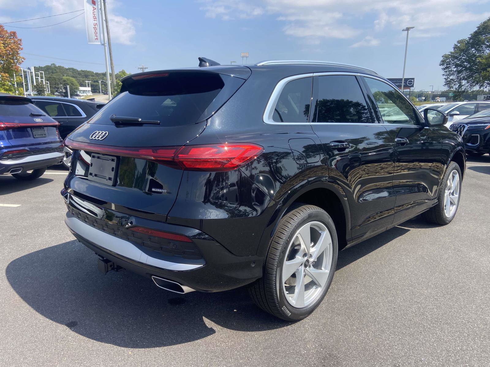 New 2025 Audi Q5 Prestige image 9