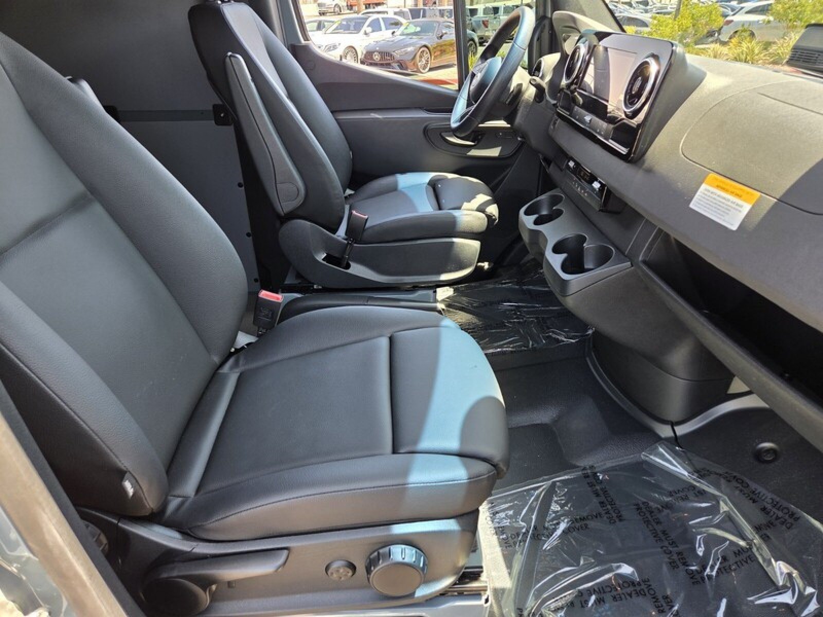 Used 2025 Mercedes-Benz Sprinter 2500 image 20