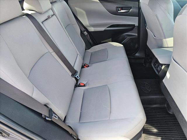 Used 2022 Toyota Venza LE image 18