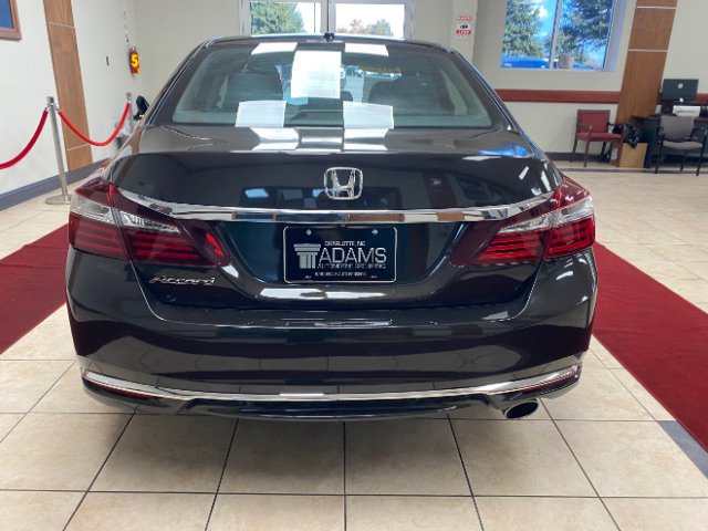 Used 2017 Honda Accord EX image 2