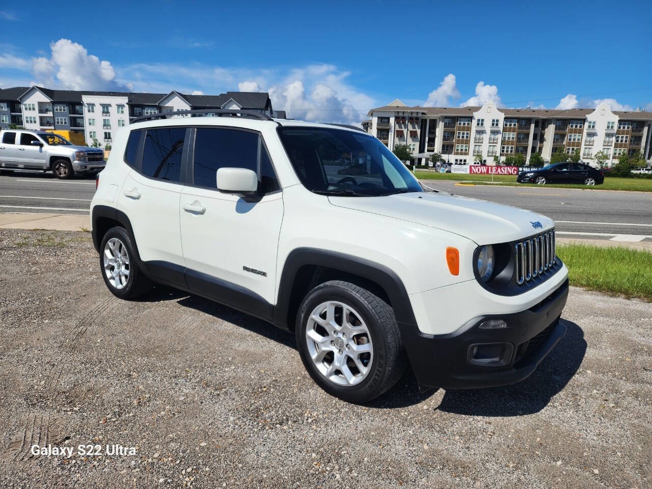 Used 2018 Jeep Renegade Latitude image 4