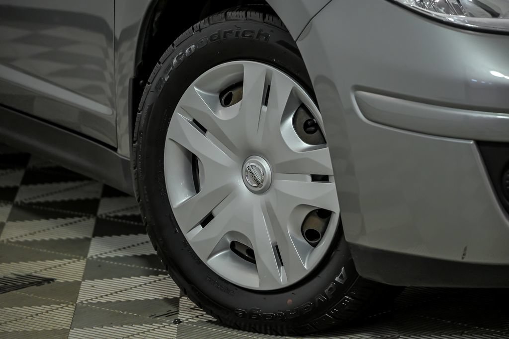 Used 2012 Nissan Versa 1.8 S w/ Plus Pkg FWD image 3