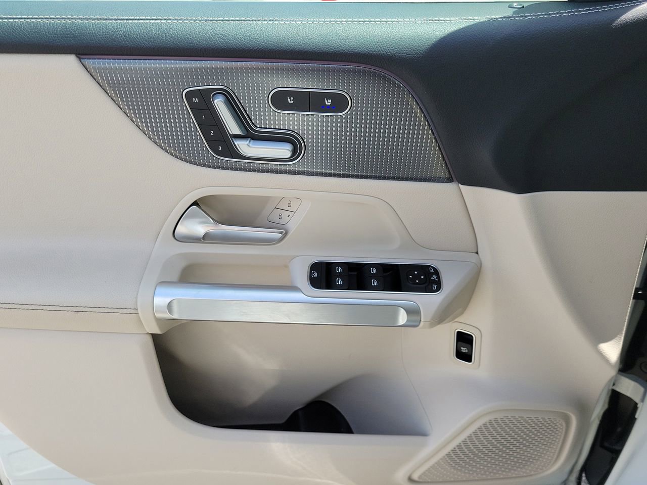 Certified 2022 Mercedes-Benz GLB 250 image 24