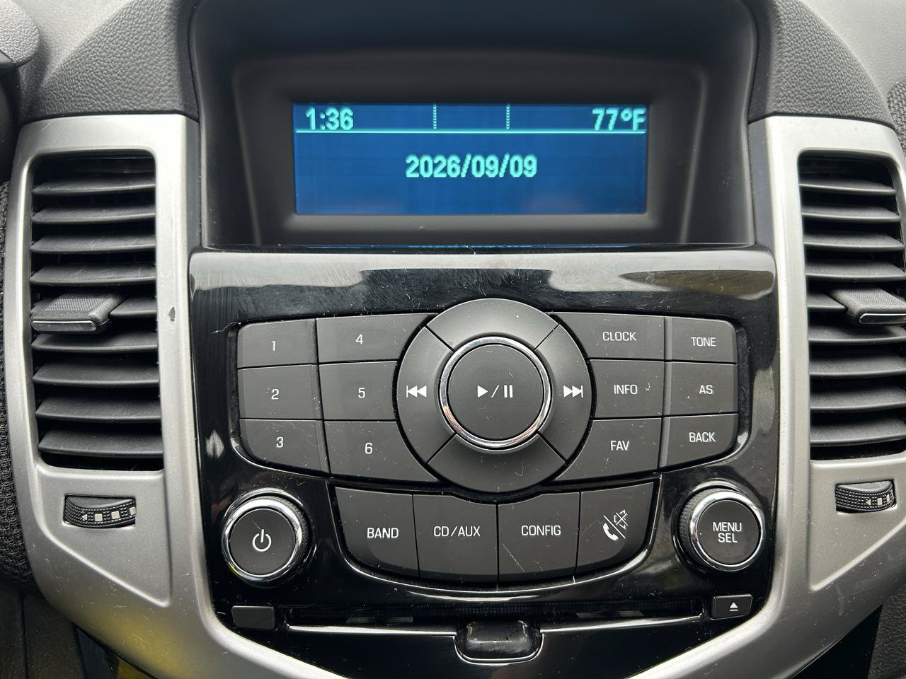 Used 2014 Chevrolet Cruze LT FWD image 22