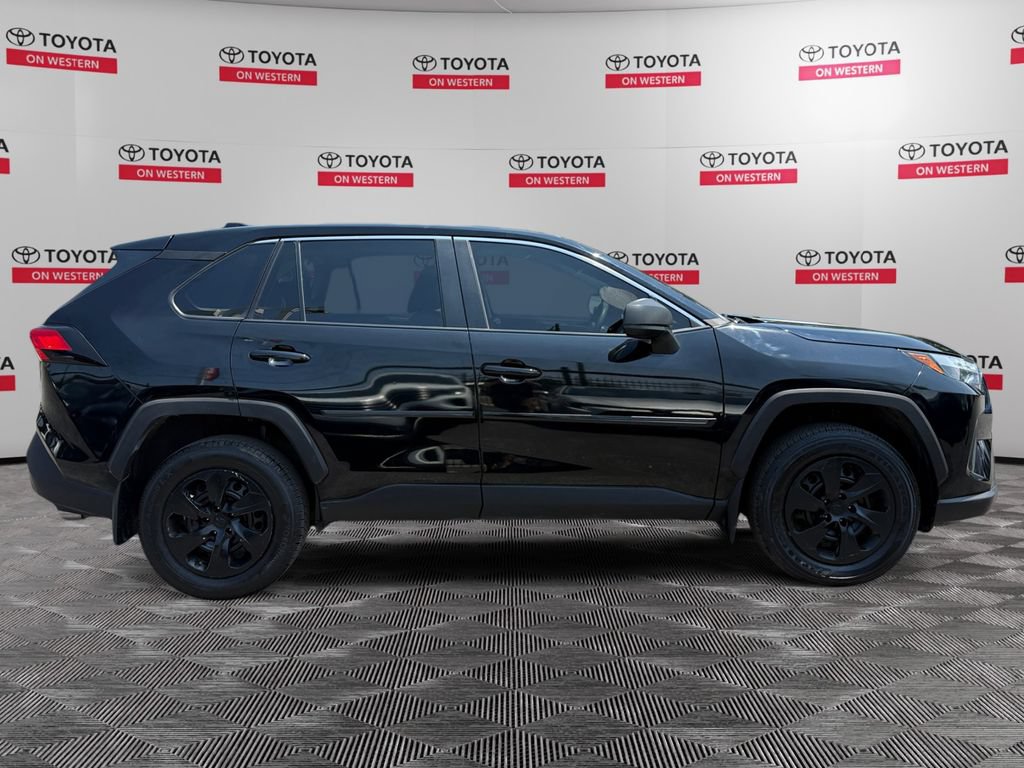 Certified 2023 Toyota RAV4 LE AWD/4WD image 4