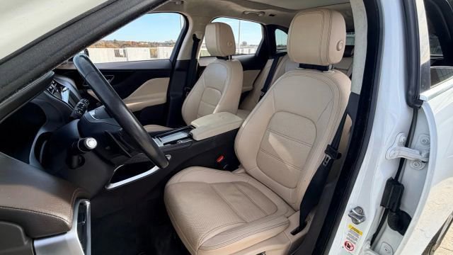 Used 2019 Jaguar F-PACE Prestige image 25