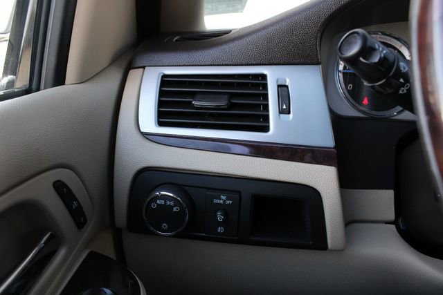 Used 2013 Cadillac Escalade Premium image 9