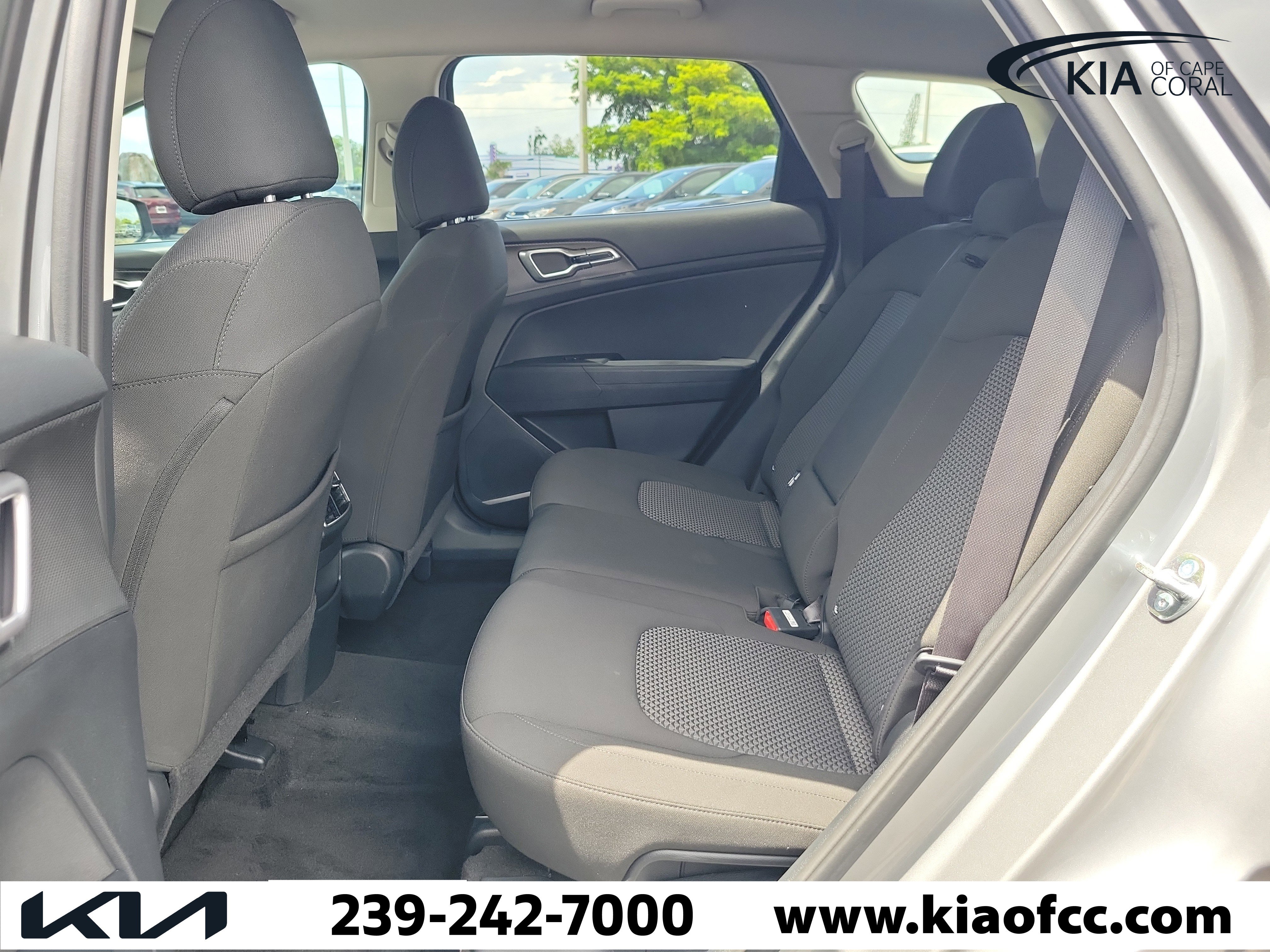 Certified 2025 Kia Sportage LX FWD image 11