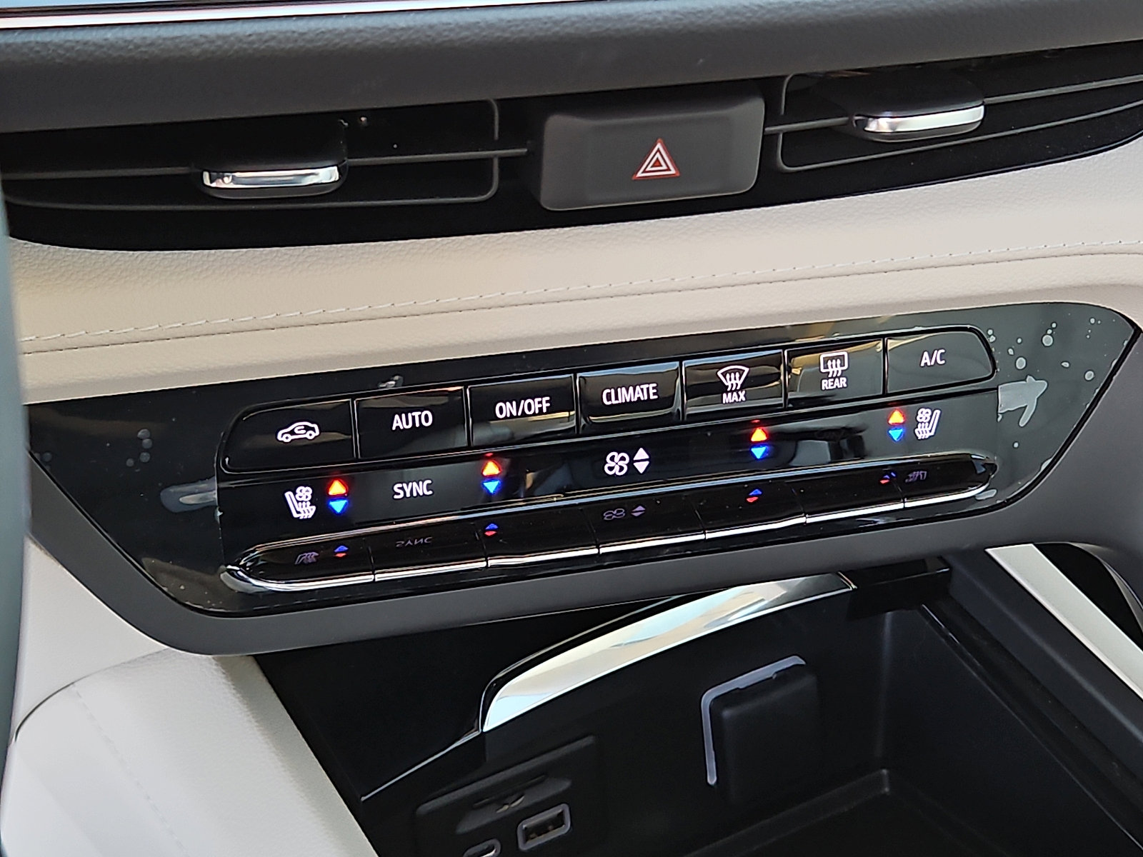 Certified 2022 Buick Envision Avenir w/ Technology Package II image 16