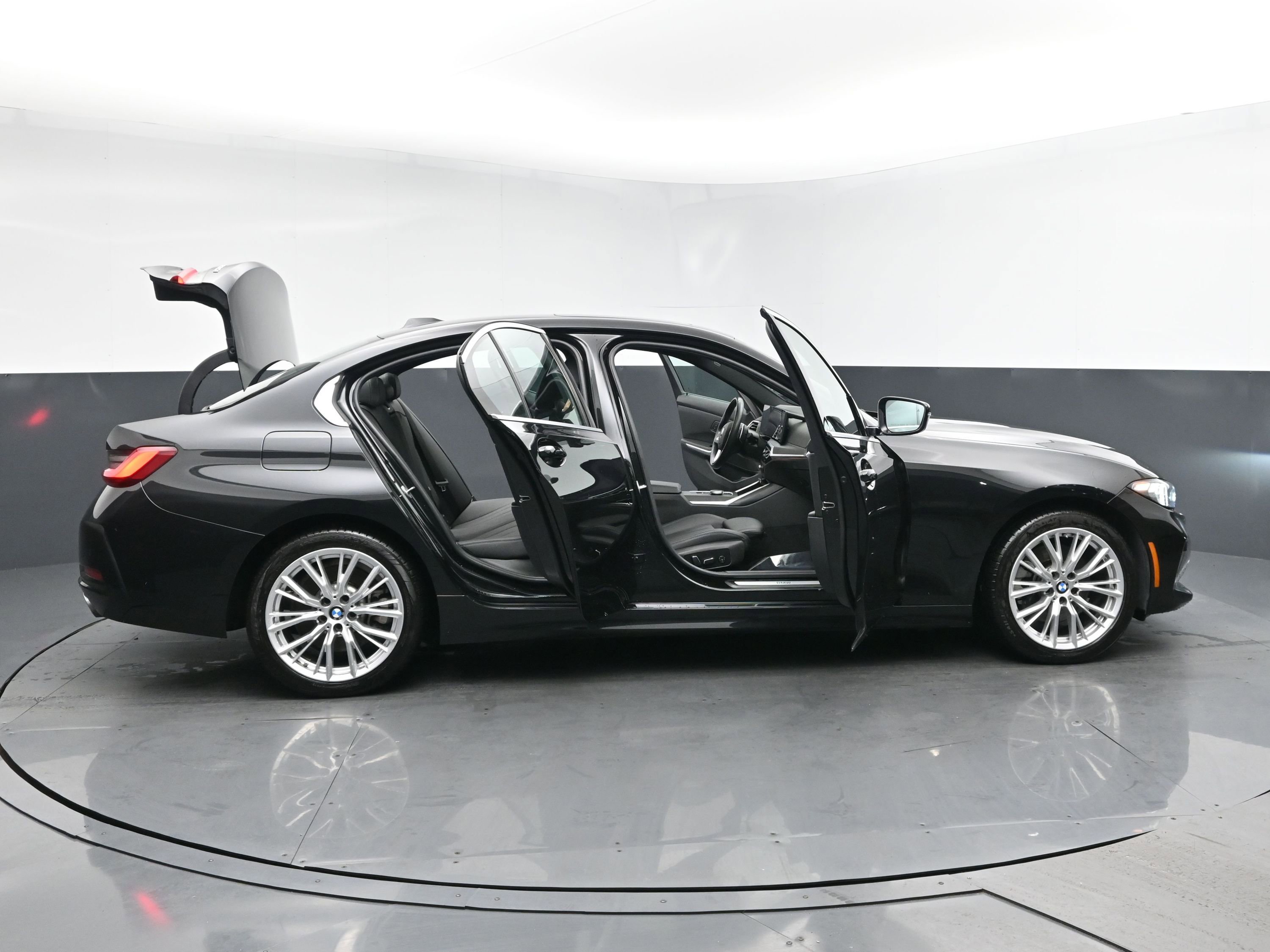 Used 2024 BMW 330i Sedan image 29