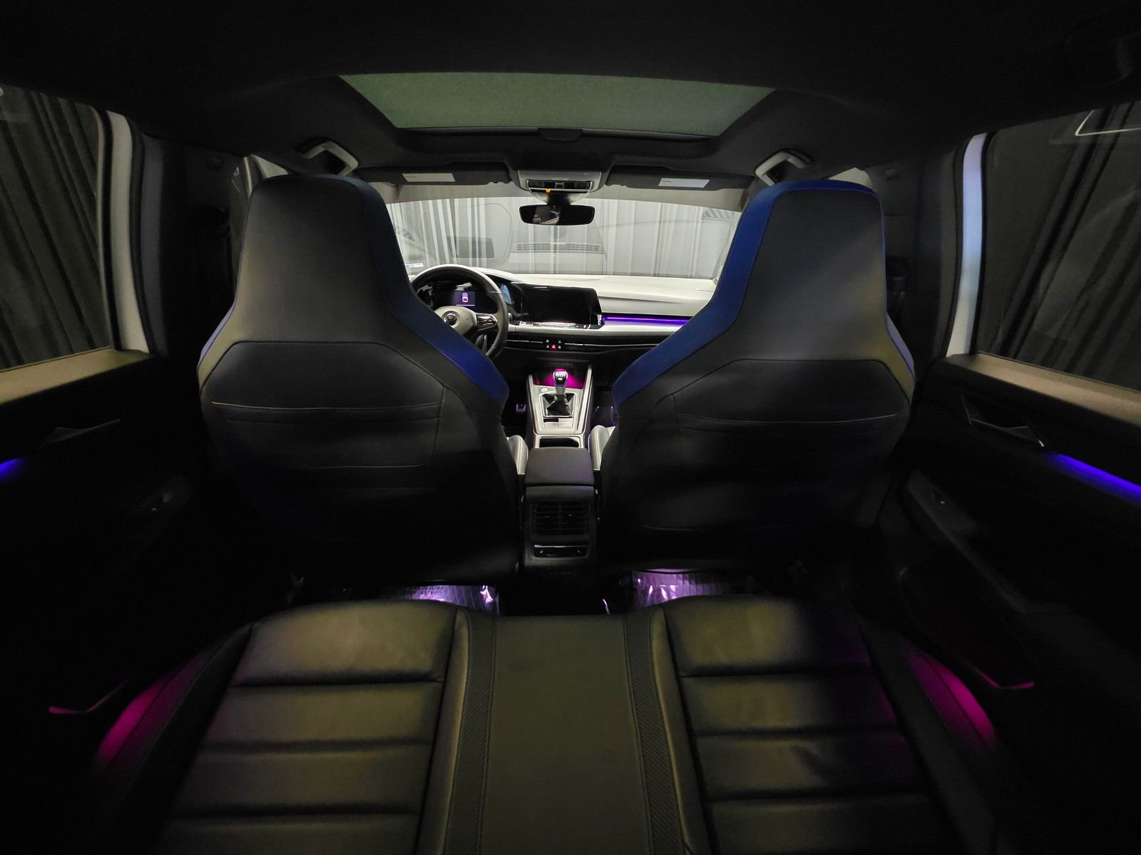 Used 2022 Volkswagen Golf R image 39