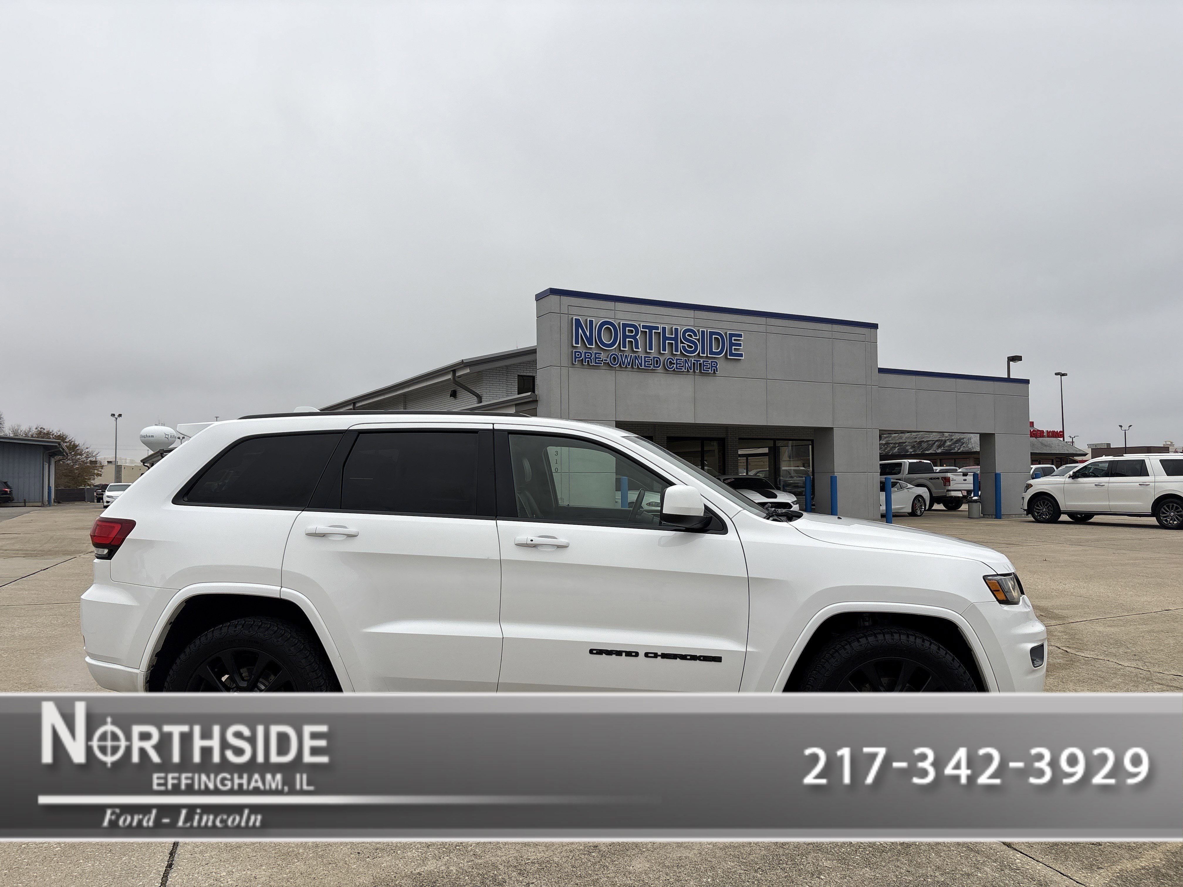 Used 2019 Jeep Grand Cherokee Altitude image 1